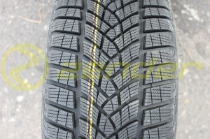 GOODYEAR ULTRAGRIP PERFORMANCE GEN-1 215/55R16 93H