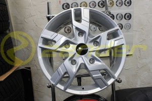 Ronal R64 7X17 5X160 65 ET53 Srebrna FORD TRANSIT TOURNEO CUSTOM