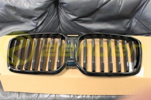 Grill Atrapa Nerki  M-PERFORMANCE OEM BMW X3 G01 BMW X4 G02 czarny bez funkcji parkowania